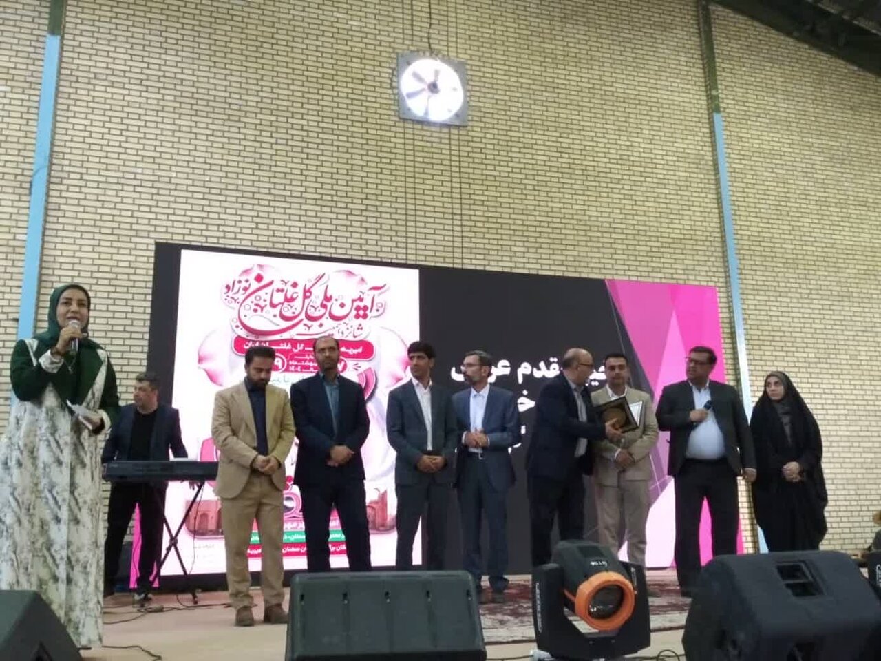 جشنواره | نوزاد شانزدهمین جشنواره گل غلتان نوزادان امیریه دامغان برگزار شد