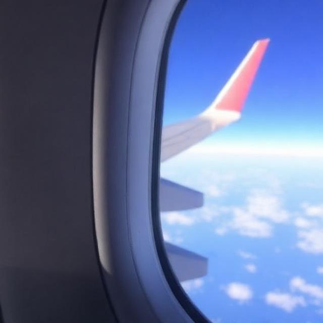 اجاره ویلا | هواپیما چرا پنجره های هواپیما سوراخ های کوچک دارند؟